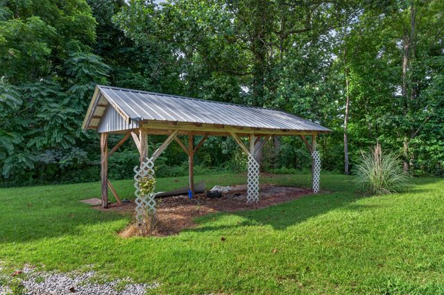 240 Hash Ln, Rock Island, TN 38581
