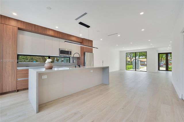 2661 Johnson Street, Hollywood, FL 33020