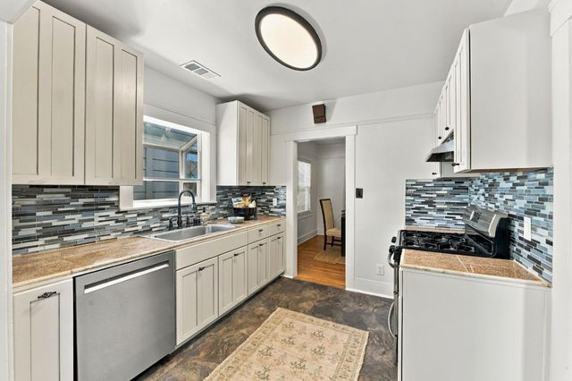 3035 Marshall Way, Sacramento, CA 95817