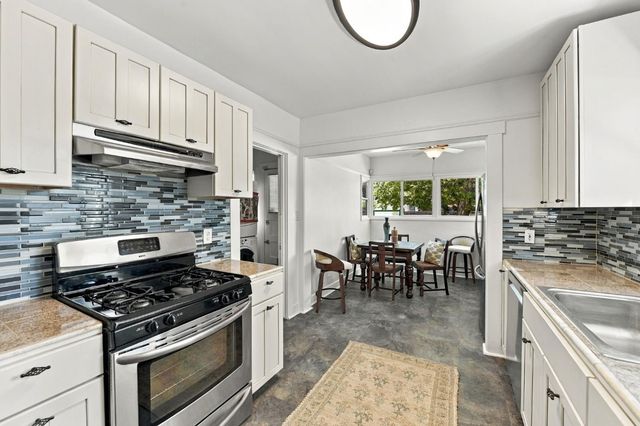 3035 Marshall Way, Sacramento, CA 95817