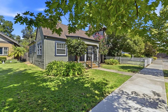 3035 Marshall Way, Sacramento, CA 95817