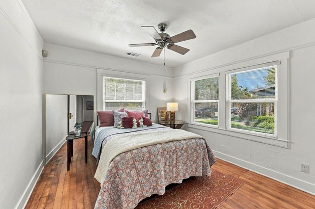 3035 Marshall Way, Sacramento, CA 95817