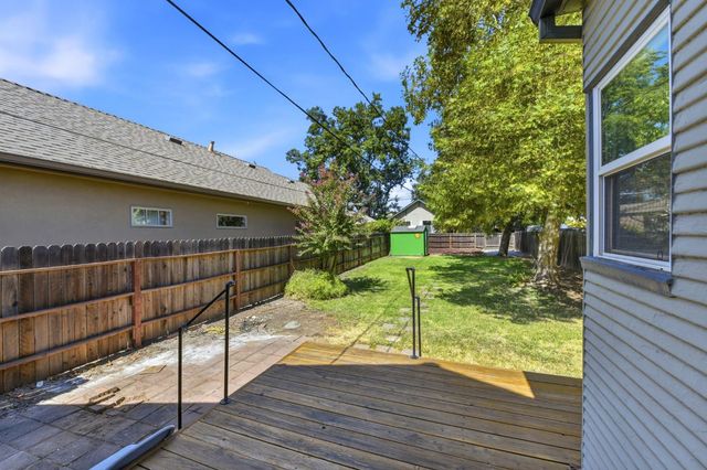 3035 Marshall Way, Sacramento, CA 95817