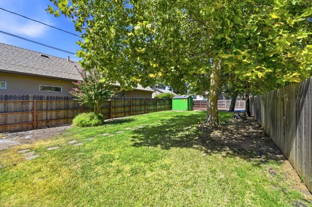 3035 Marshall Way, Sacramento, CA 95817
