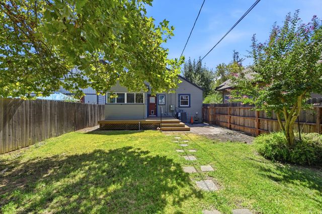 3035 Marshall Way, Sacramento, CA 95817