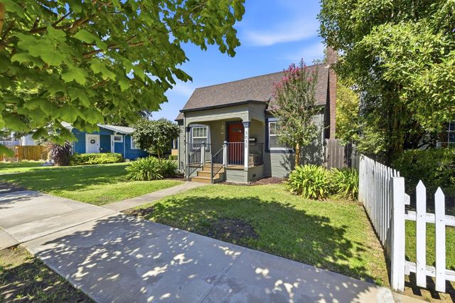 3035 Marshall Way, Sacramento, CA 95817