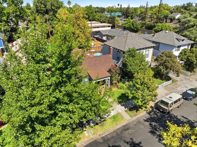 3035 Marshall Way, Sacramento, CA 95817