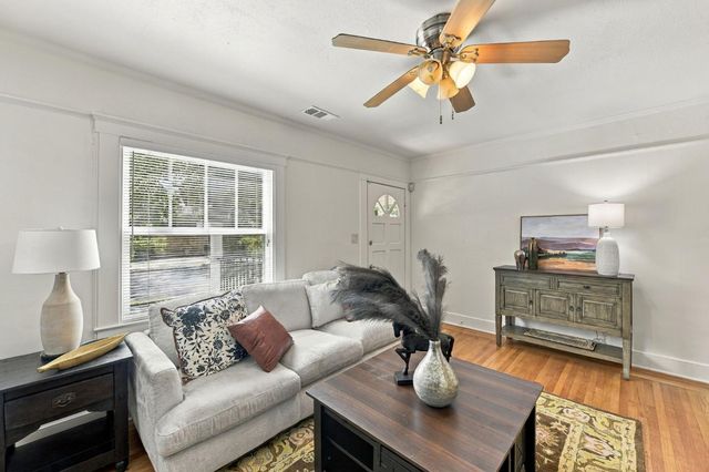3035 Marshall Way, Sacramento, CA 95817