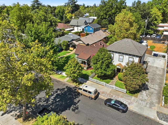 3035 Marshall Way, Sacramento, CA 95817