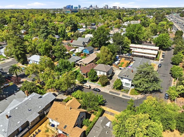 3035 Marshall Way, Sacramento, CA 95817