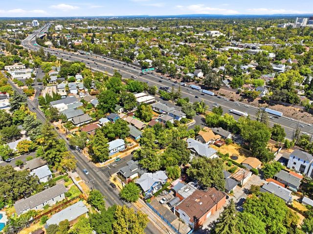 3035 Marshall Way, Sacramento, CA 95817