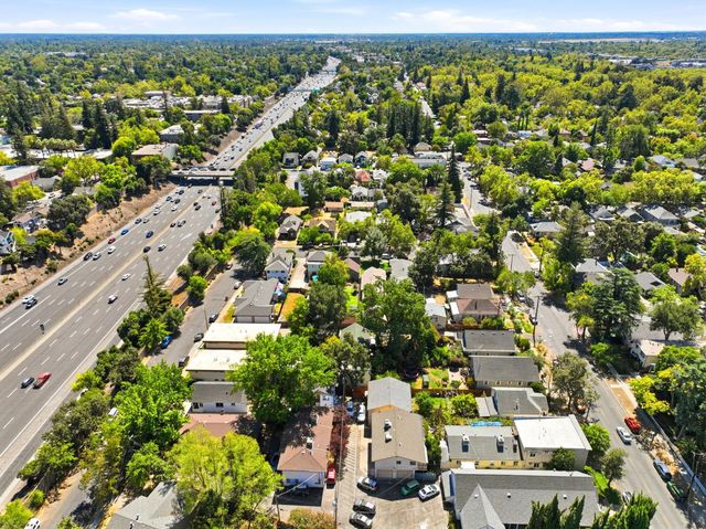 3035 Marshall Way, Sacramento, CA 95817