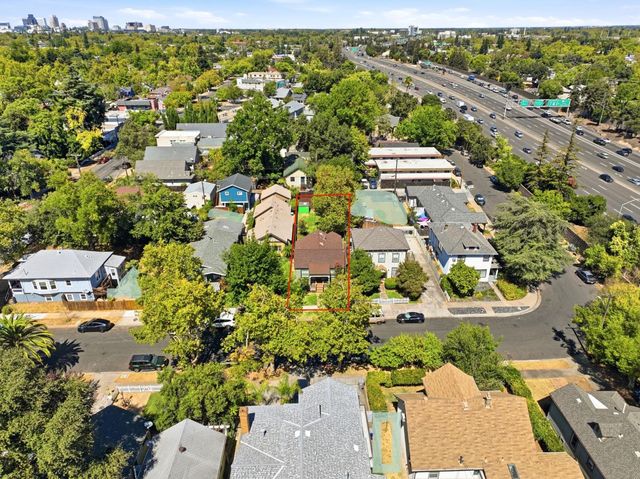 3035 Marshall Way, Sacramento, CA 95817