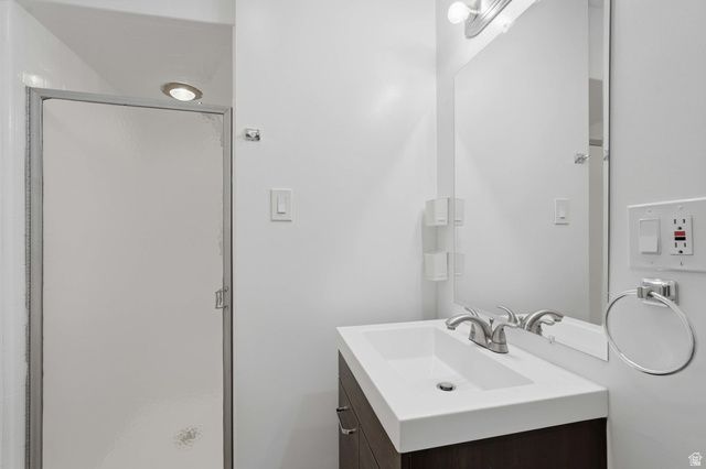 2090 W 5800 S, Roy, UT 84067