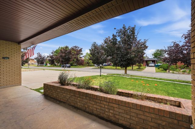 2090 W 5800 S, Roy, UT 84067