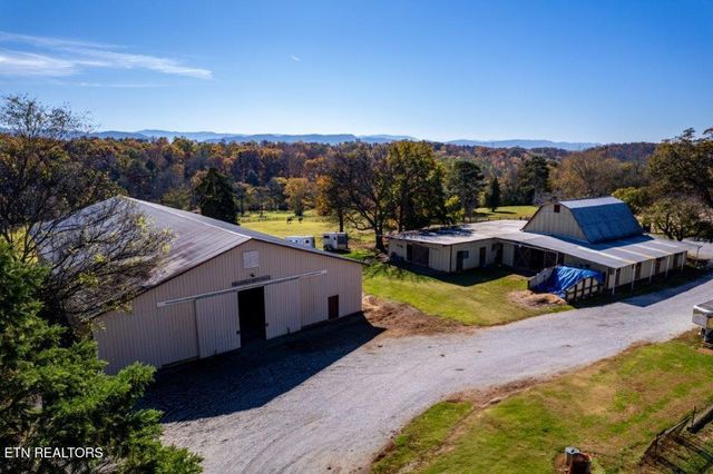 4728 N Wildwood Rd, Maryville, TN 37804