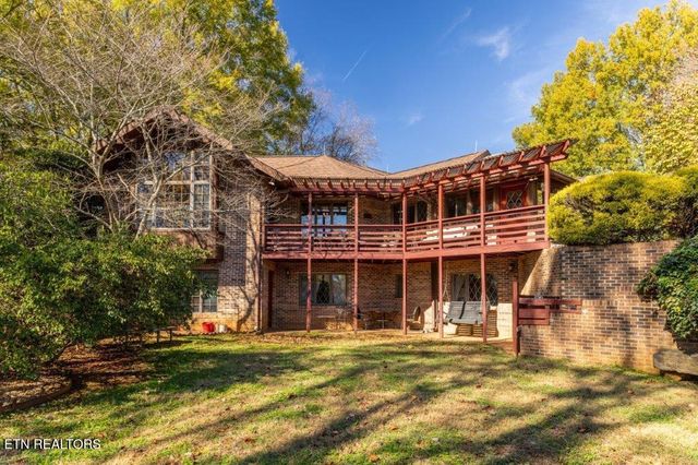 4728 N Wildwood Rd, Maryville, TN 37804