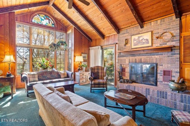 4728 N Wildwood Rd, Maryville, TN 37804