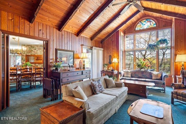 4728 N Wildwood Rd, Maryville, TN 37804