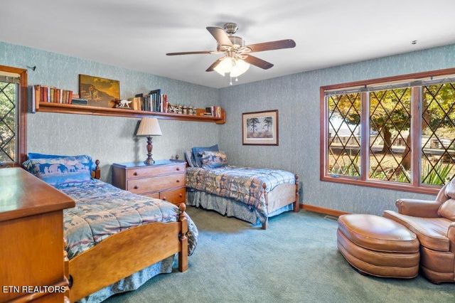 4728 N Wildwood Rd, Maryville, TN 37804