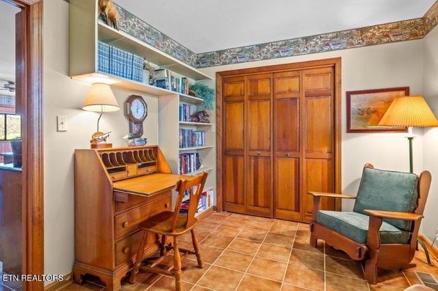 4728 N Wildwood Rd, Maryville, TN 37804