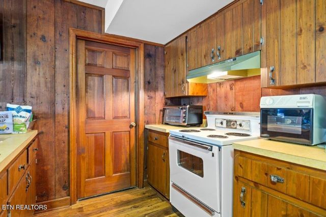 4728 N Wildwood Rd, Maryville, TN 37804