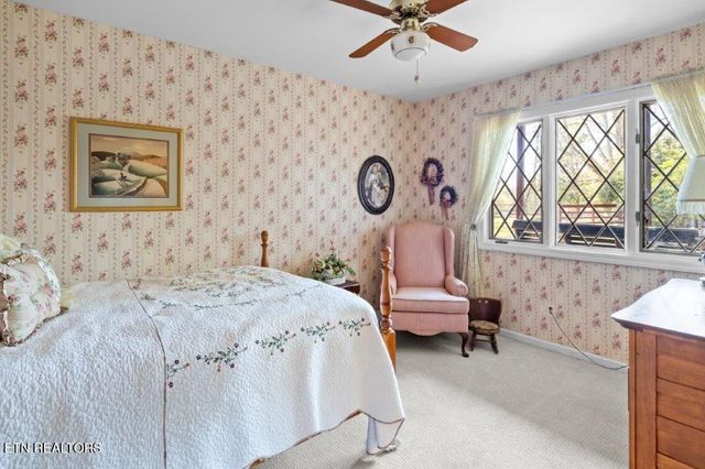 4728 N Wildwood Rd, Maryville, TN 37804