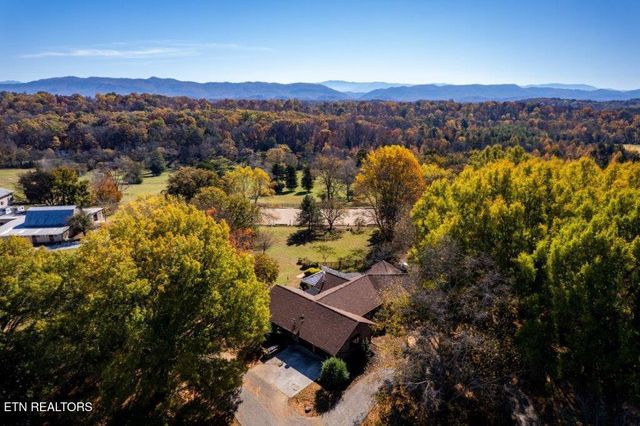 4728 N Wildwood Rd, Maryville, TN 37804