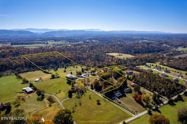 4728 N Wildwood Rd, Maryville, TN 37804