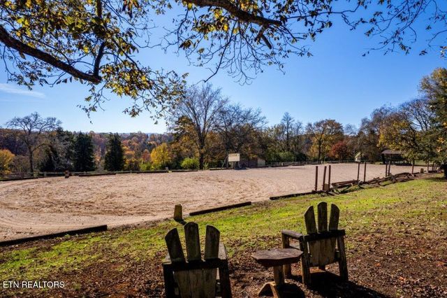 4728 N Wildwood Rd, Maryville, TN 37804