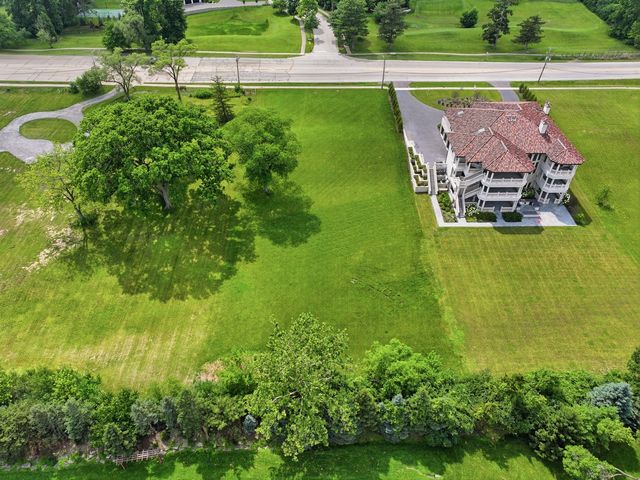 6423 S County Line Road, Burr Ridge, IL 60527