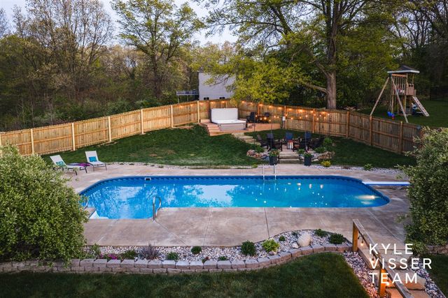 4069 Amazon Drive, Lowell, MI 49331