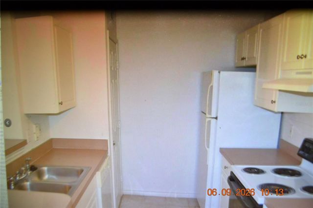4323 BAYSIDE VILLAGE DRIVE 206, Tampa, FL 33615