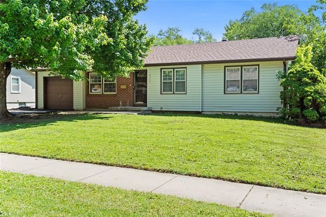 5521 Barton Lane, Shawnee, KS 66203
