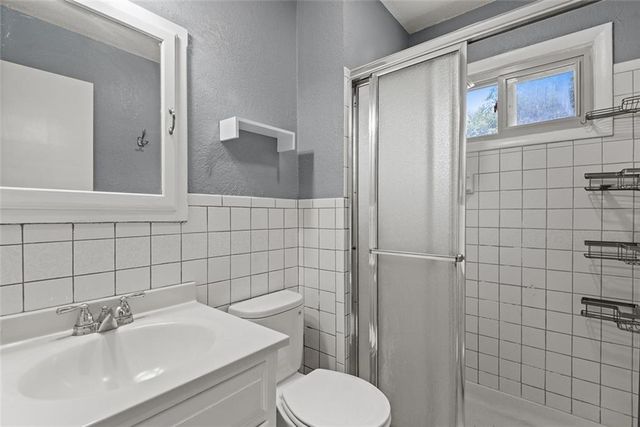5521 Barton Lane, Shawnee, KS 66203