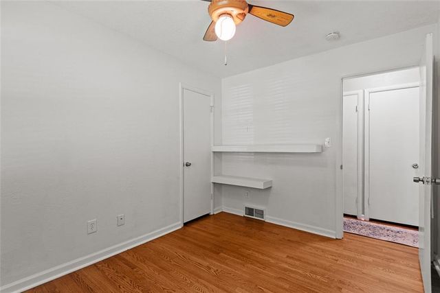 5521 Barton Lane, Shawnee, KS 66203