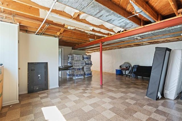 5521 Barton Lane, Shawnee, KS 66203