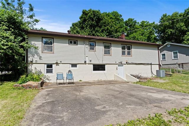 5521 Barton Lane, Shawnee, KS 66203