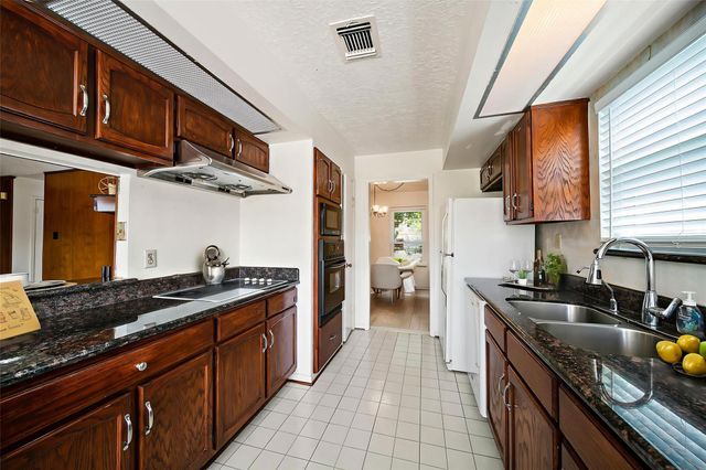 11311 Concho Street, Houston, TX 77072