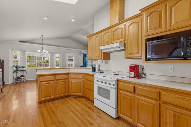1810 SW J Street, Grants Pass, OR 97526