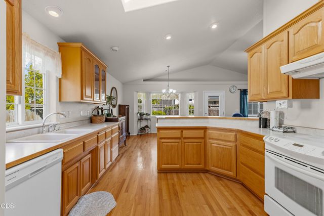 1810 SW J Street, Grants Pass, OR 97526