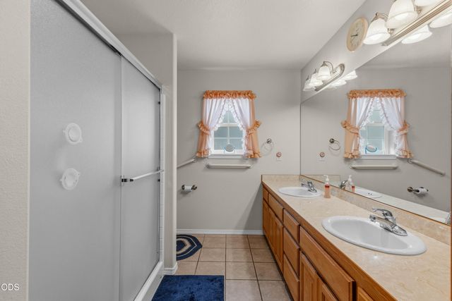 1810 SW J Street, Grants Pass, OR 97526