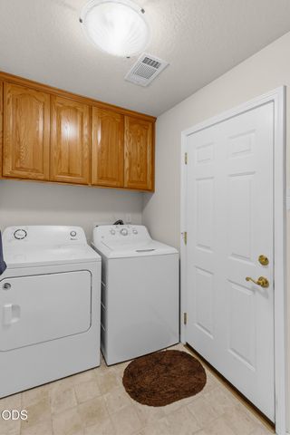 1810 SW J Street, Grants Pass, OR 97526