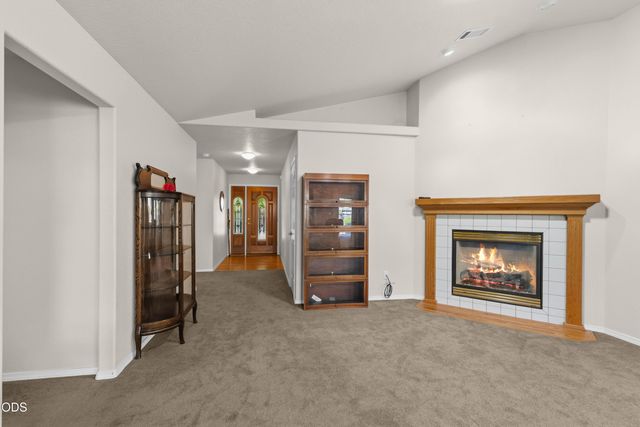 1810 SW J Street, Grants Pass, OR 97526