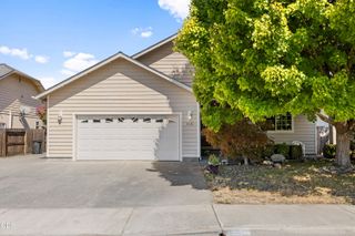 1810 SW J Street, Grants Pass, OR 97526