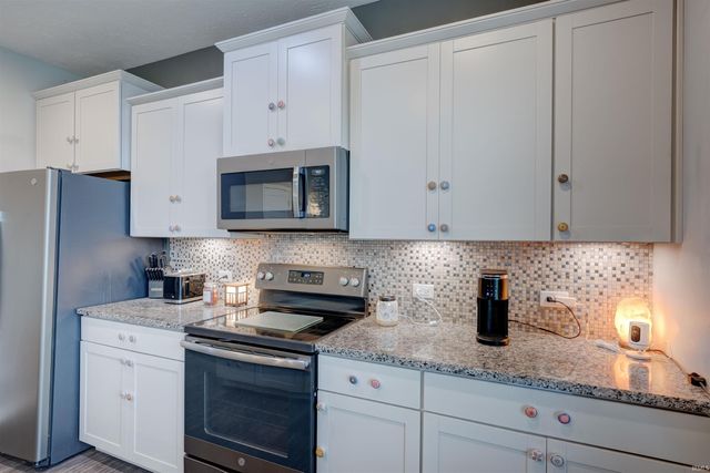 4754 Brentford Drive, Newburgh, IN 47630