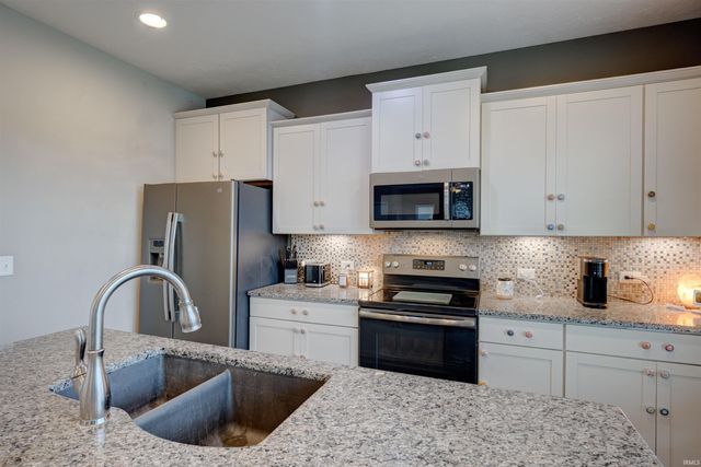 4754 Brentford Drive, Newburgh, IN 47630