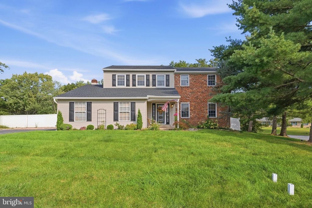 2101 ALEXANDER DR, WEST NORRITON, PA 19403 — photo 2