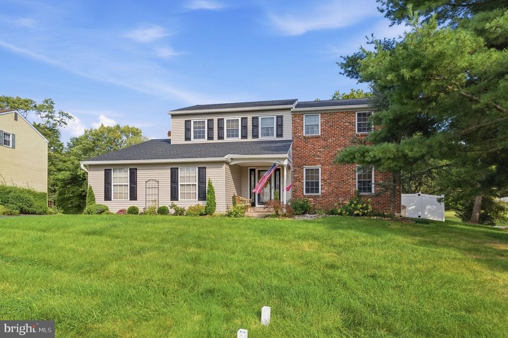 2101 ALEXANDER DR, WEST NORRITON, PA 19403 — photo 3