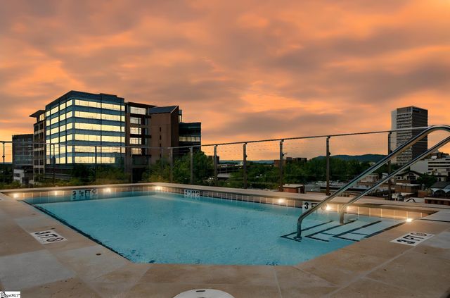 100 E Washington Street Unit 52, Greenville, SC 29601